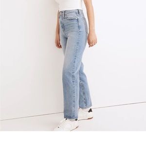 The Petite Curvy Perfect Vintage Straight Jean in Seyland Wash